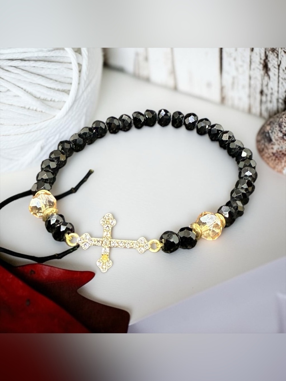 🏷️‼️5/$25🏷️‼️🖤✝️Black Crystal Beaded Bracelet with Gold Rhinestone Cross/NWOT🖤✝️